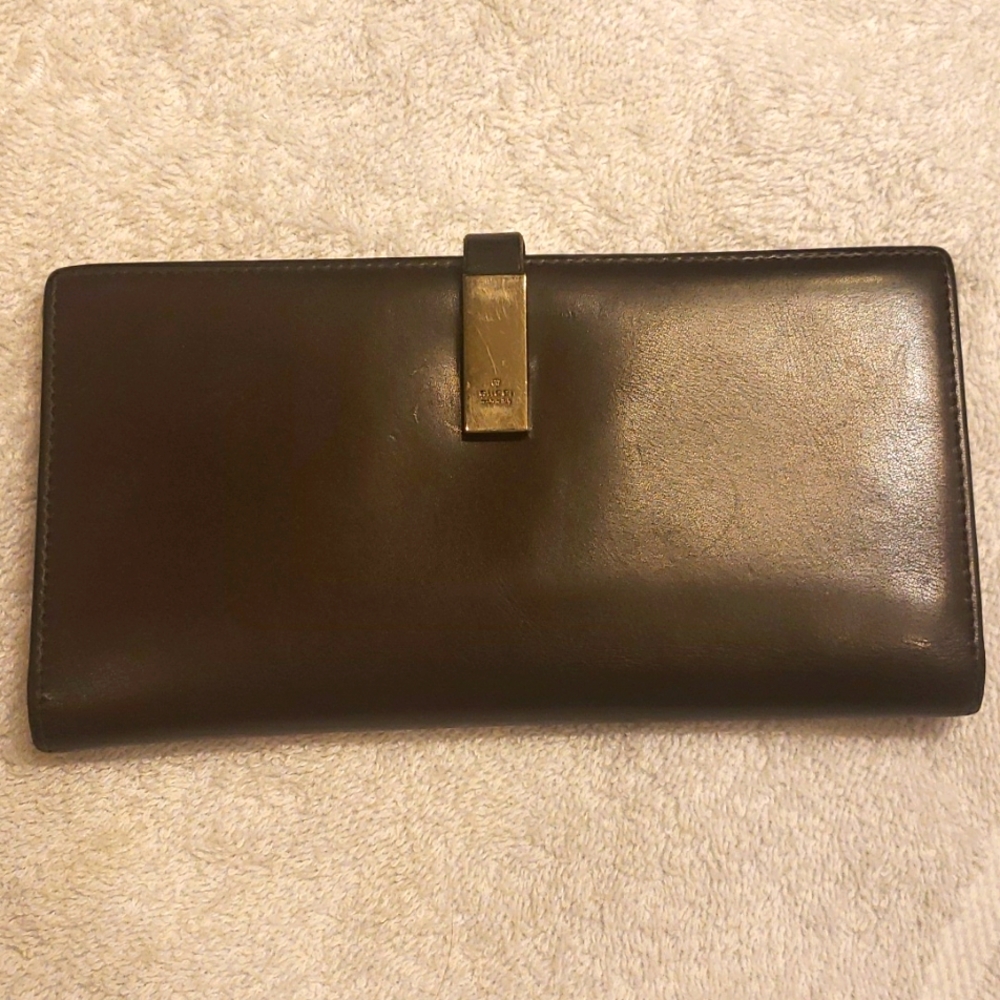 Gucci bifold wallet